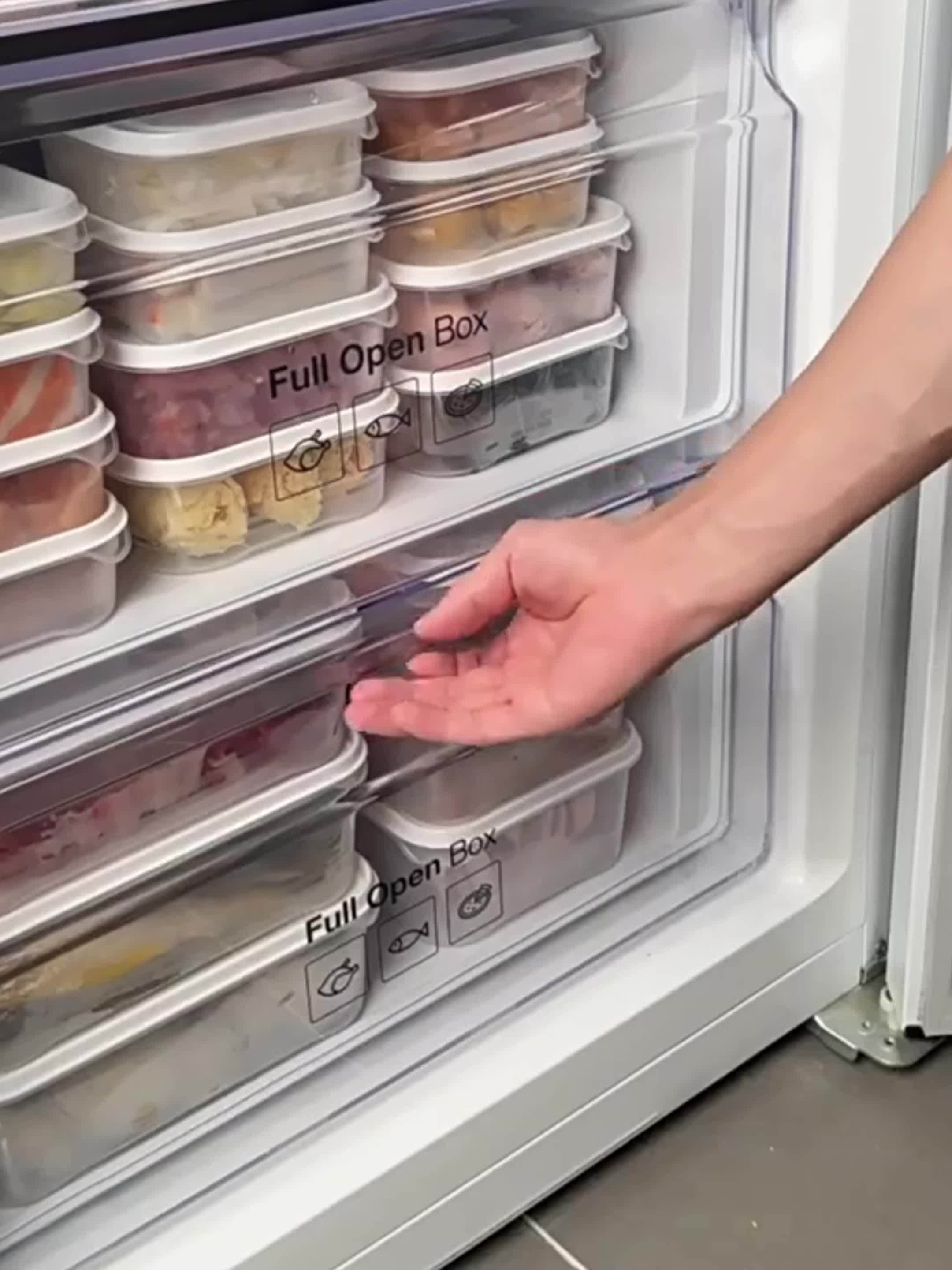 4-Pack Plastic Refrigerator Storage Containers with Lids